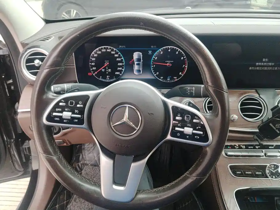 Mercedes-Benz E-Class 2020 — фото 15