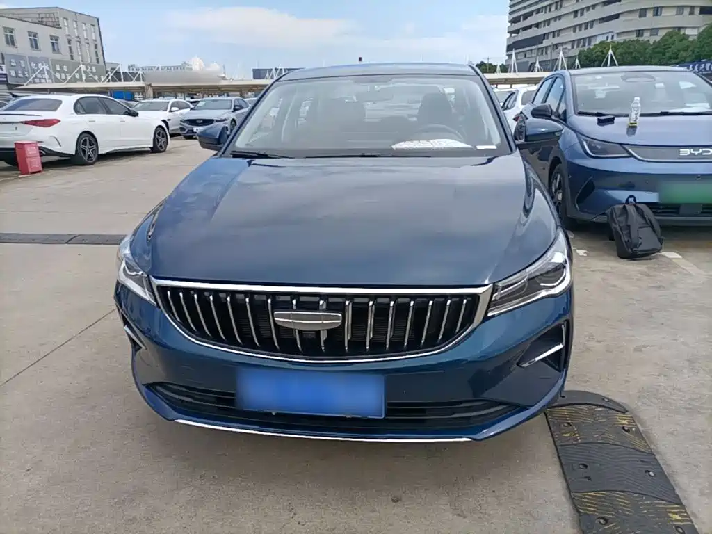 Geely Emgrand 2025