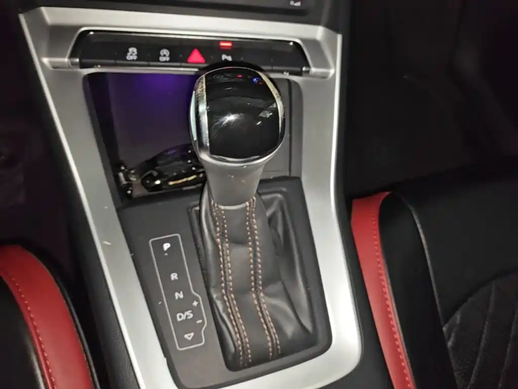 Audi Q3 2020 — фото 14