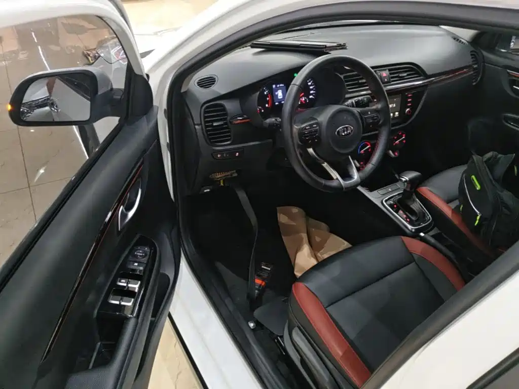 Kia KX CROSS 2019 — фото 16