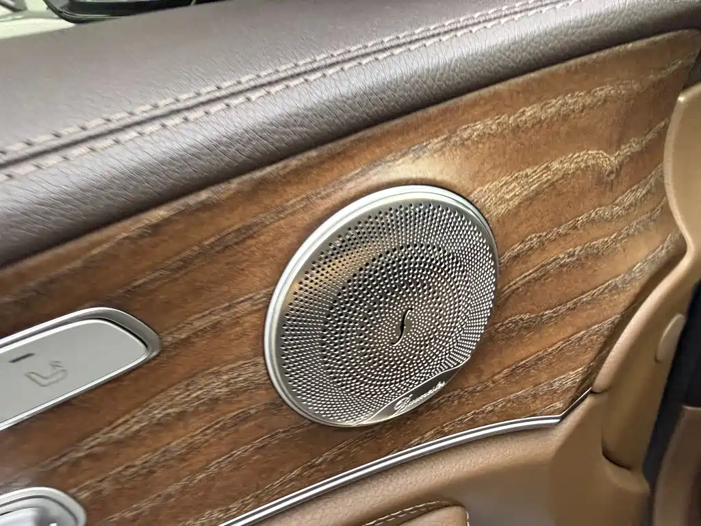Mercedes-Benz E-Class 2023 — фото 11