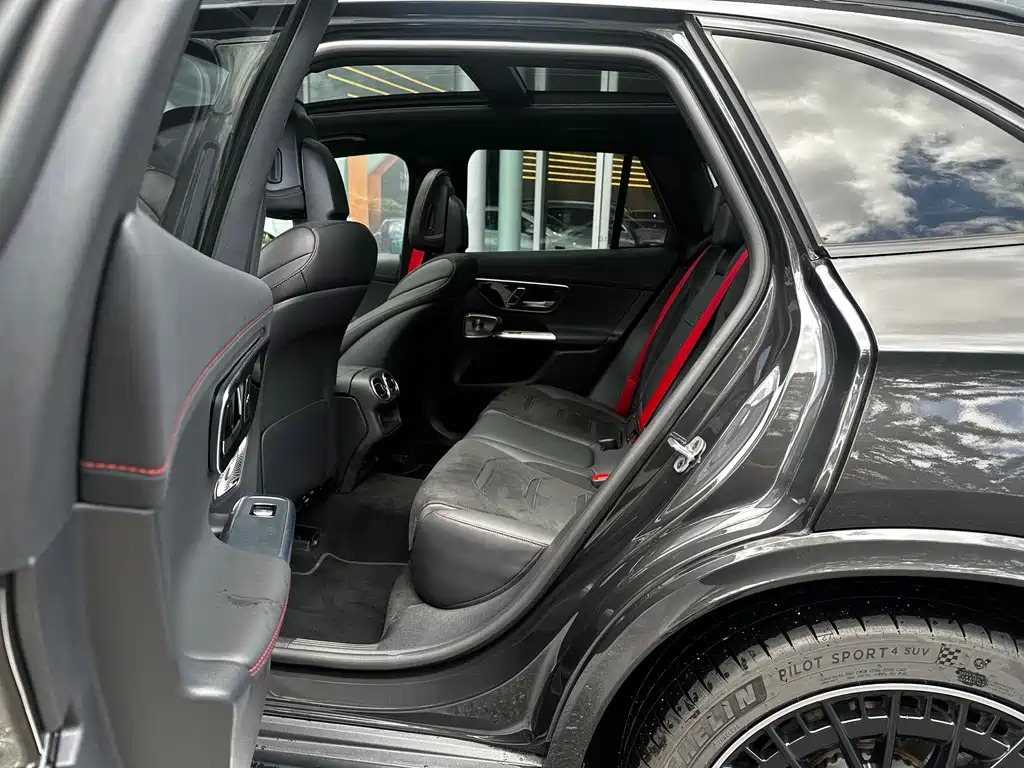 Mercedes-Benz GLC AMG 2025 — фото 11