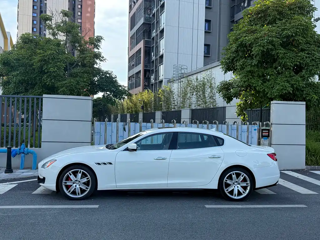 Maserati Quattroporte 2014 — фото 10