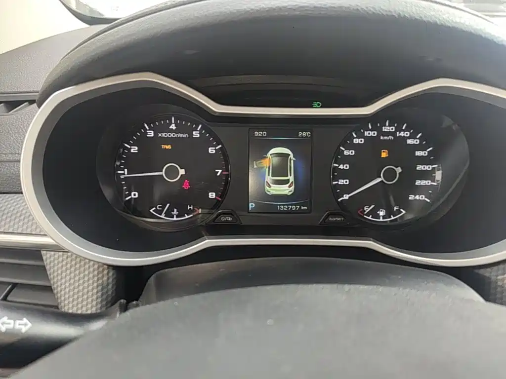 Geely Emgrand GS 2016 — фото 12