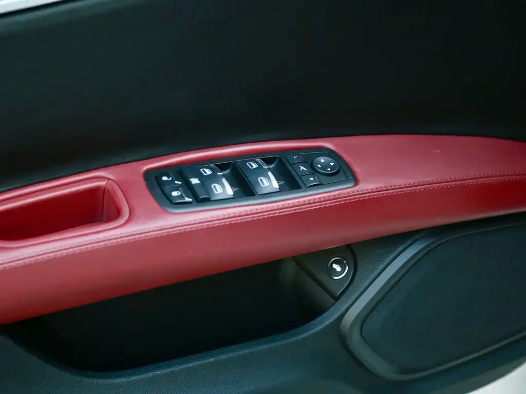 Maserati Ghibli 2015 — фото 16