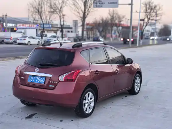 Nissan Tiida 2011