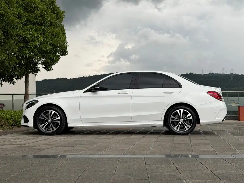 Mercedes-Benz C-Class 2017 — фото 18