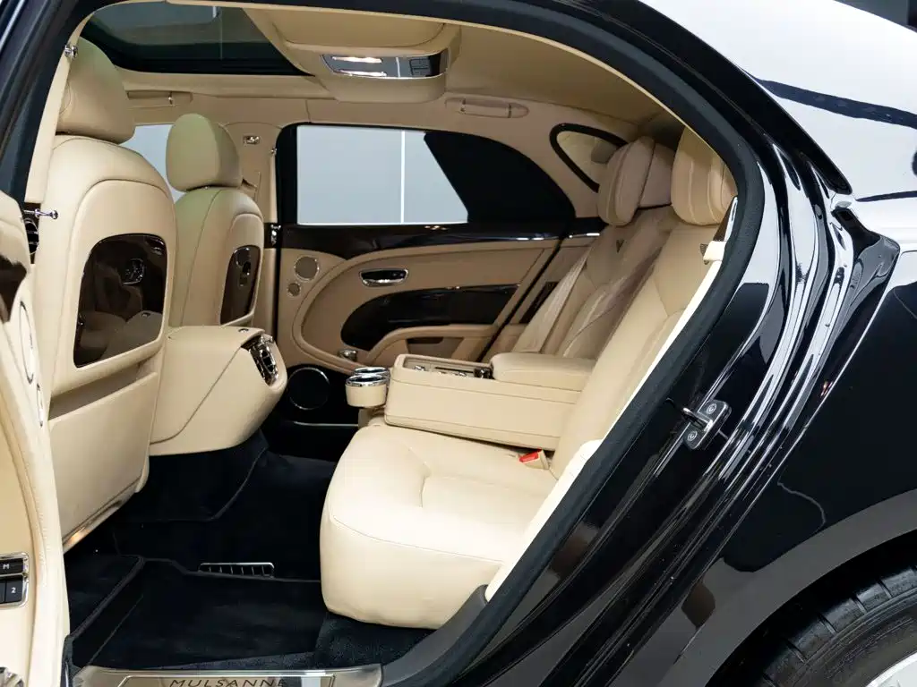 Bentley Mulsanne 2016 — фото 11