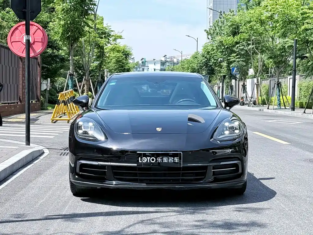 Porsche Panamera 2018 — фото 2