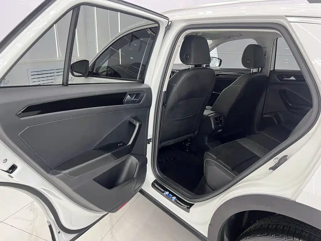 Volkswagen T-Roc 2022 — фото 13