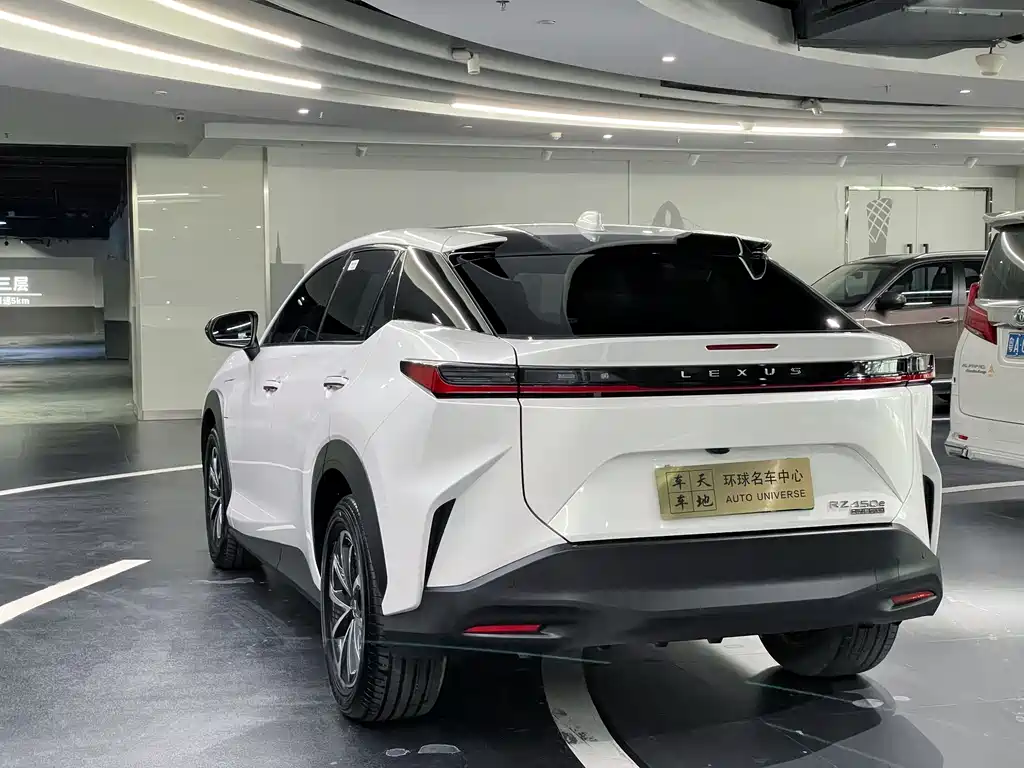 Lexus RZ 2023 — фото 3