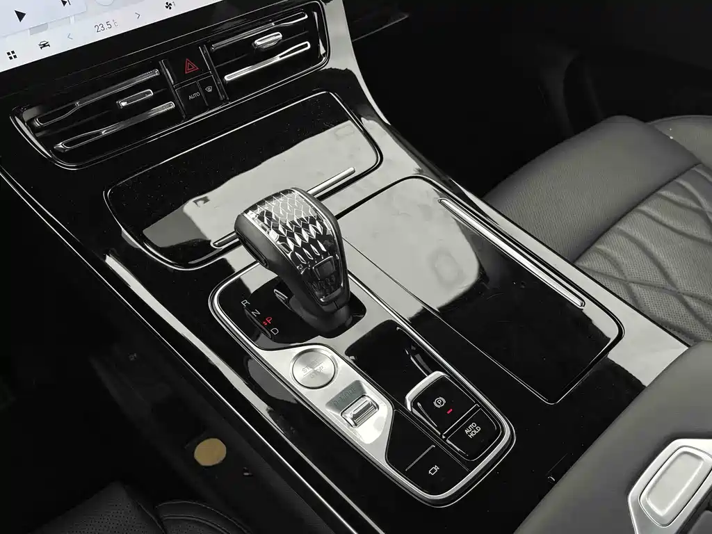 GAC Motor Trumpchi M8 2024 — фото 14