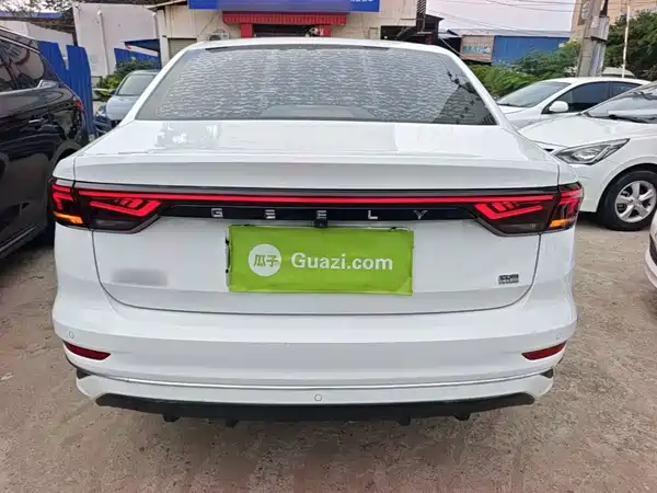Geely Emgrand 2023