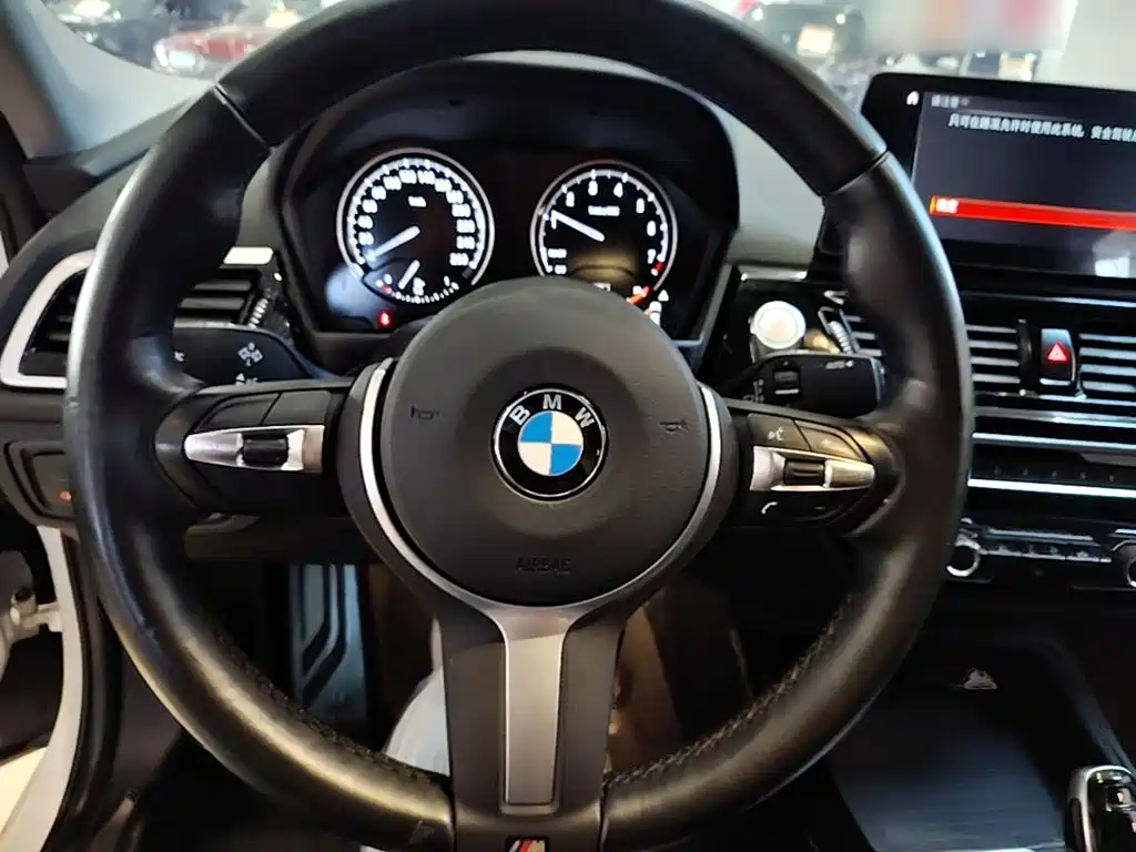 BMW 1 Series 2021 — фото 11