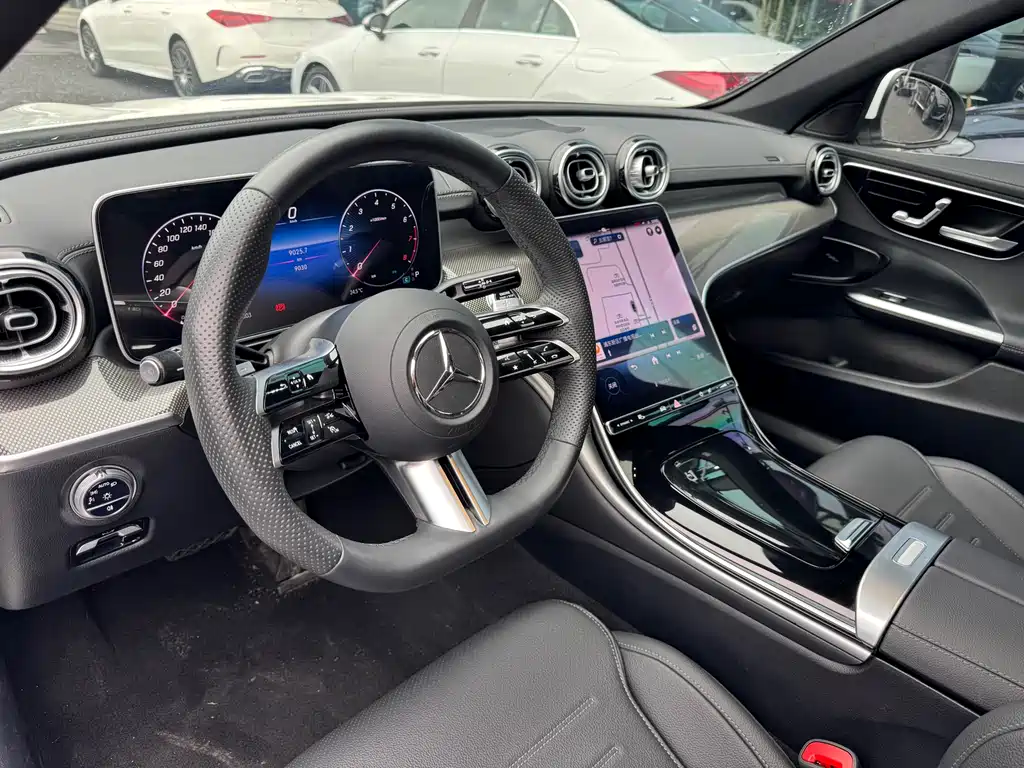 Mercedes-Benz C-Class 2024 — фото 10