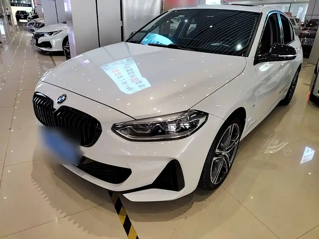 BMW 1 Series 2021 — фото 1