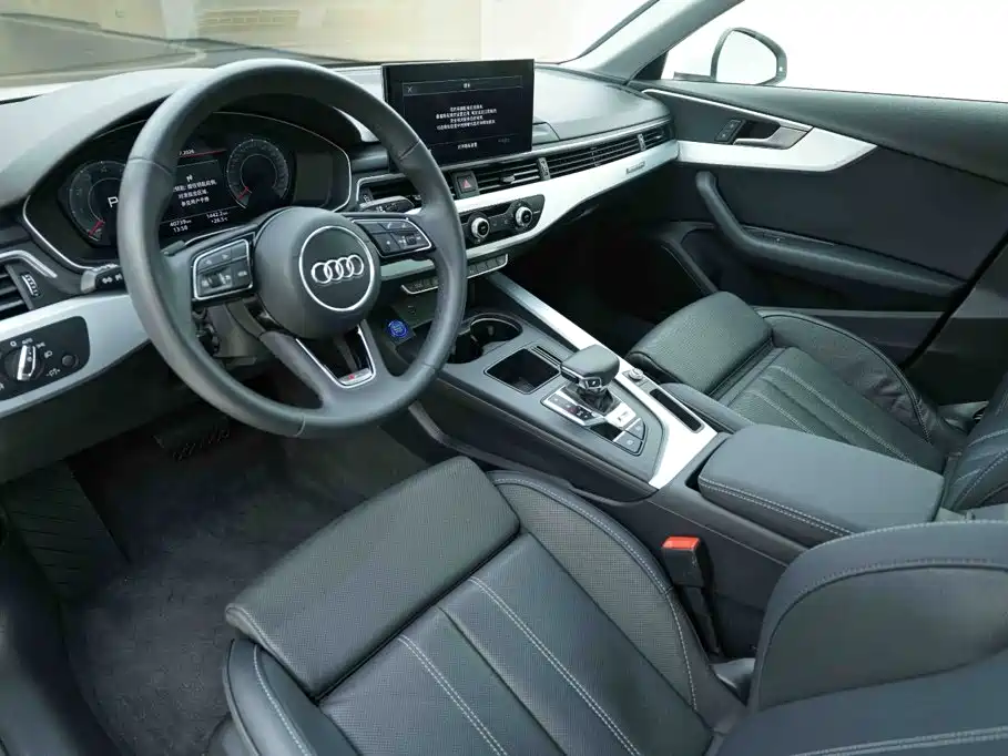 Audi A4L 2023 — фото 10