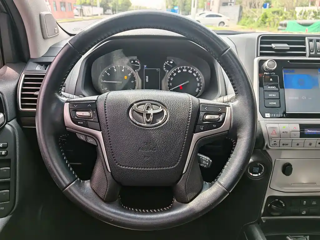 Toyota Prado 2018 — фото 3