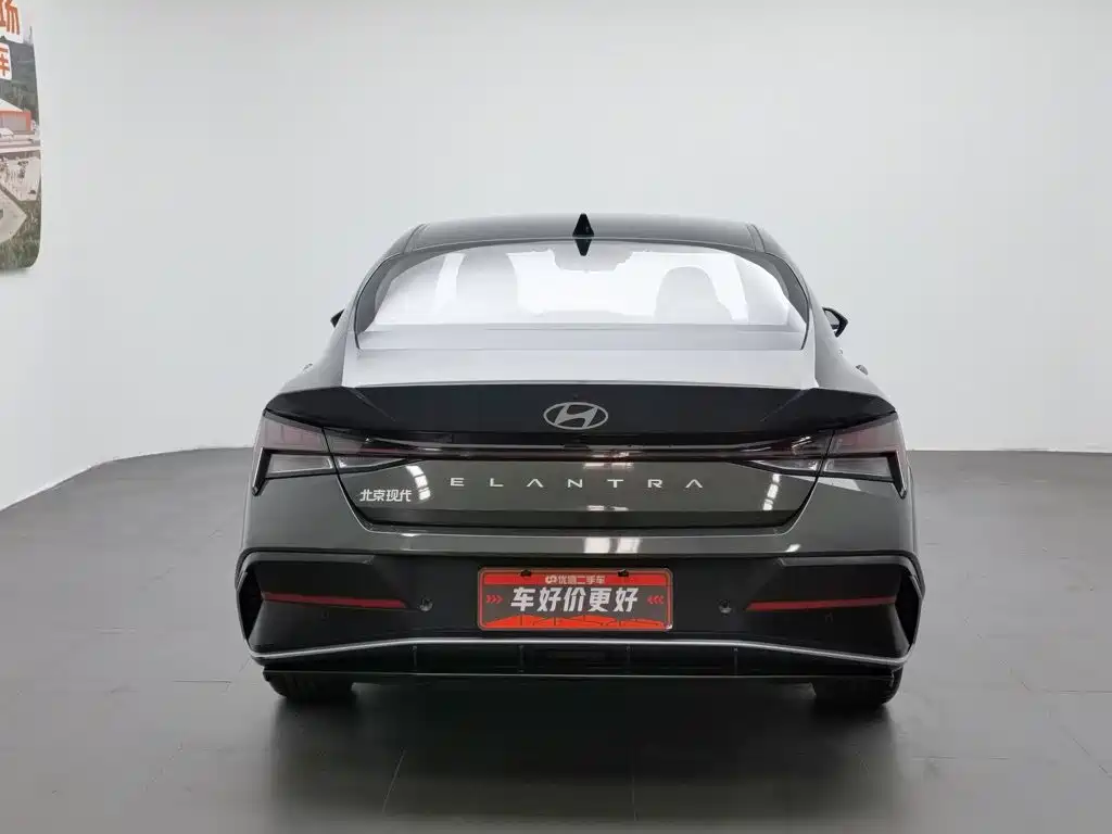 Hyundai Elantra 2024