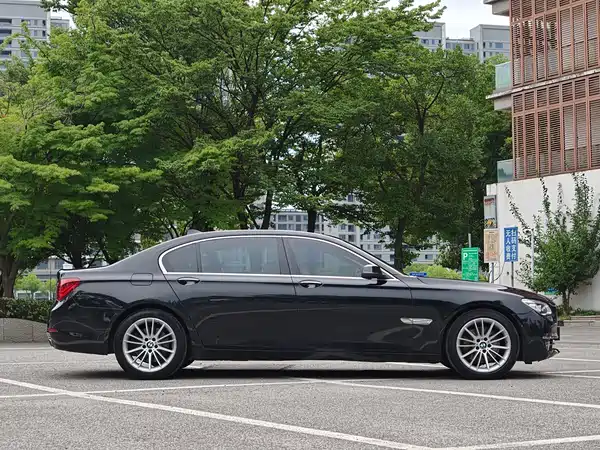 BMW 7 Series 2015