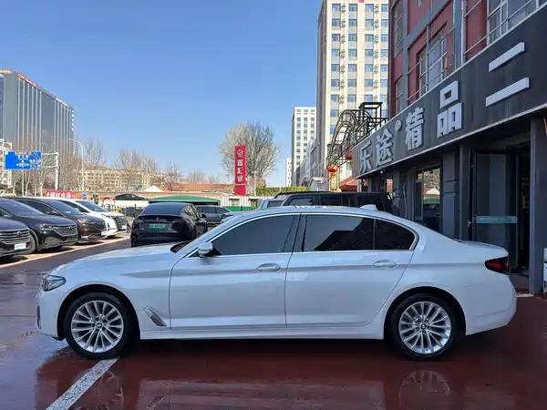 BMW 5 Series 2022