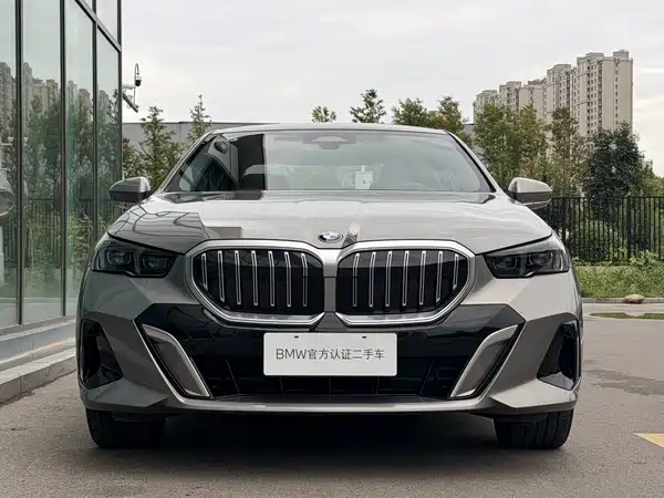BMW 5 Series 2025