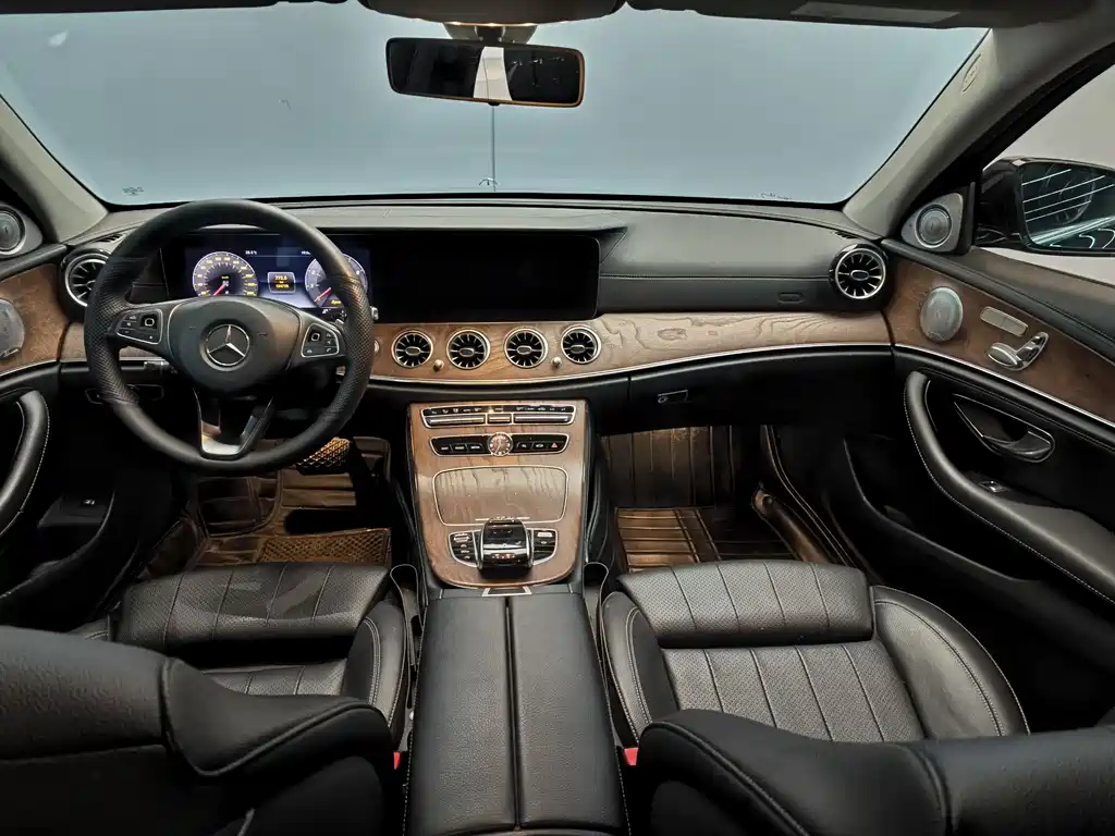 Mercedes-Benz E-Class 2018 — фото 12