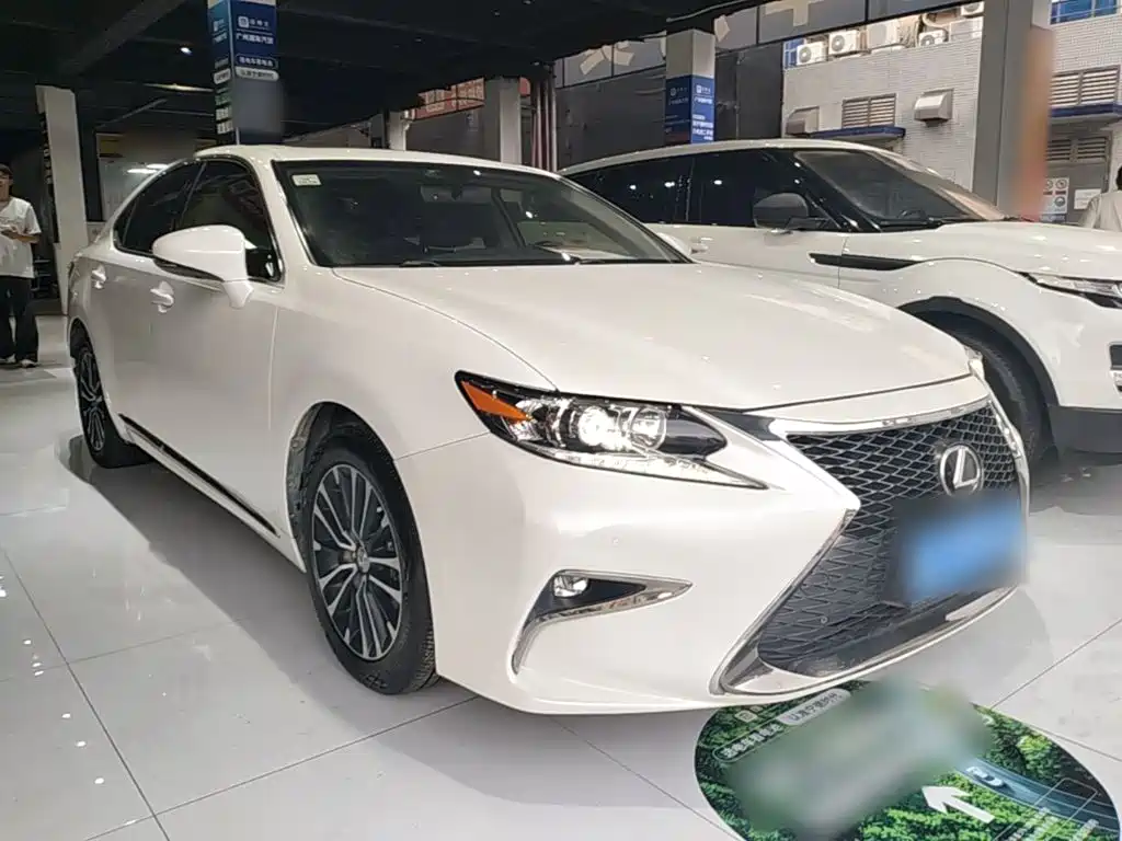 Lexus ES 2016