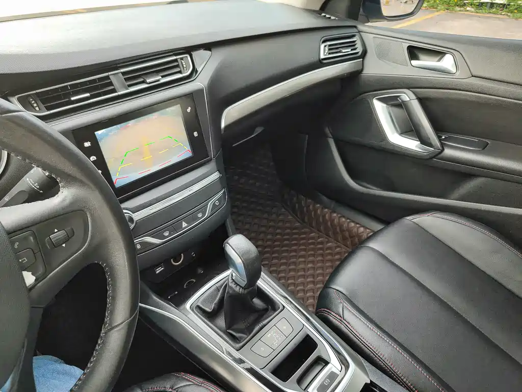 Peugeot 408 2015 — фото 12