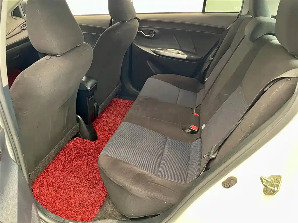 Toyota Yaris L 2015