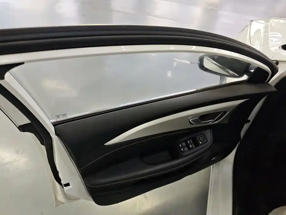 Roewe i6 MAX New Energy 2026 — фото 7