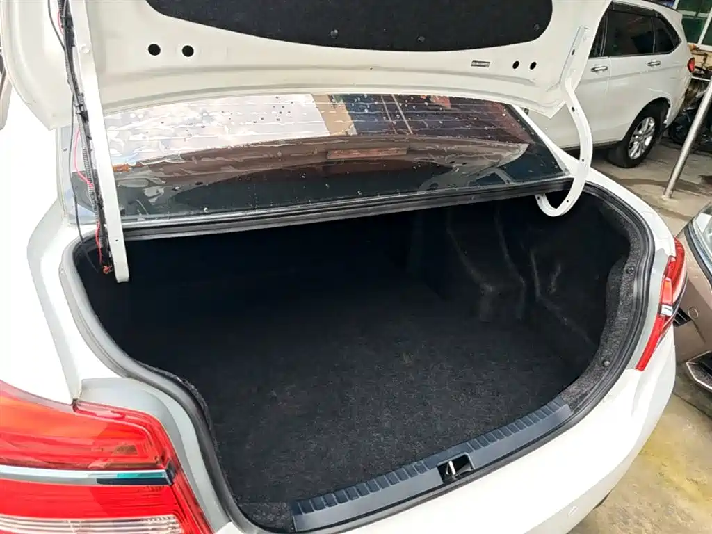 Toyota Yaris L 2019 — фото 19