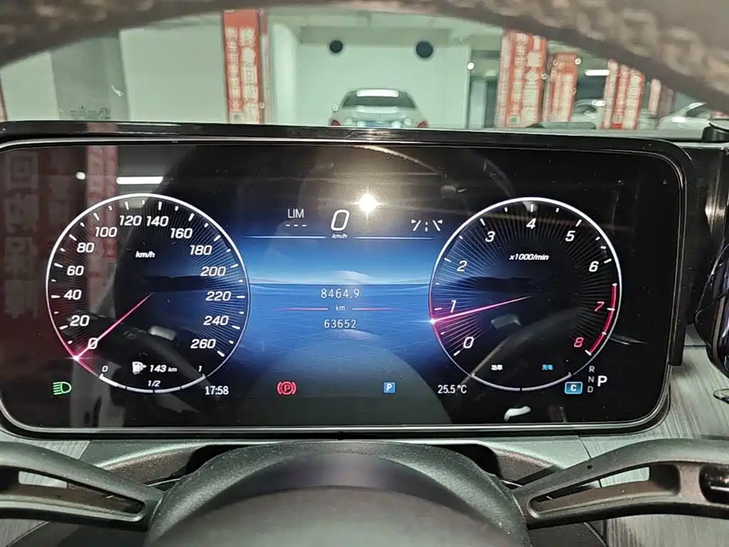 Mercedes-Benz C-Class 2023 — фото 12