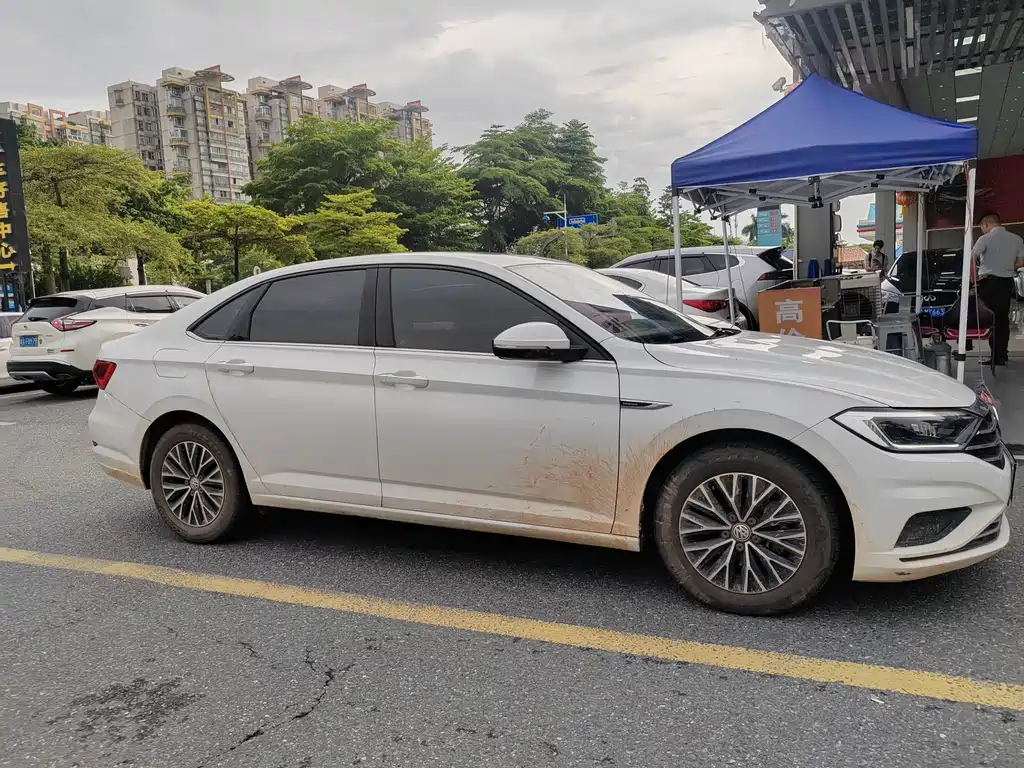 Volkswagen Sagitar 2020
