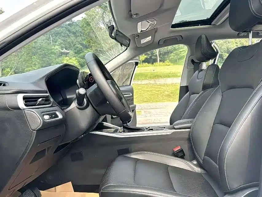 Geely Emgrand 2023