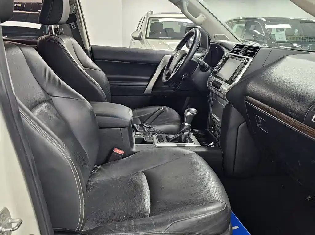 Toyota Prado 2018 — фото 13