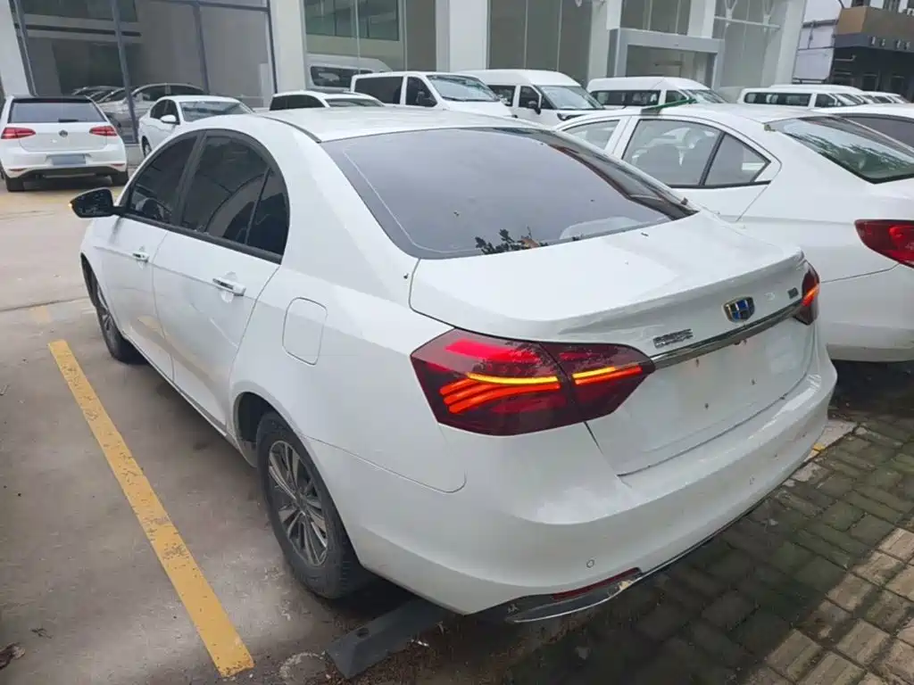Geely Emgrand 2018