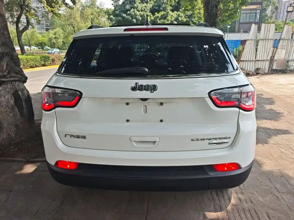 Jeep Compass 2017 — фото 6