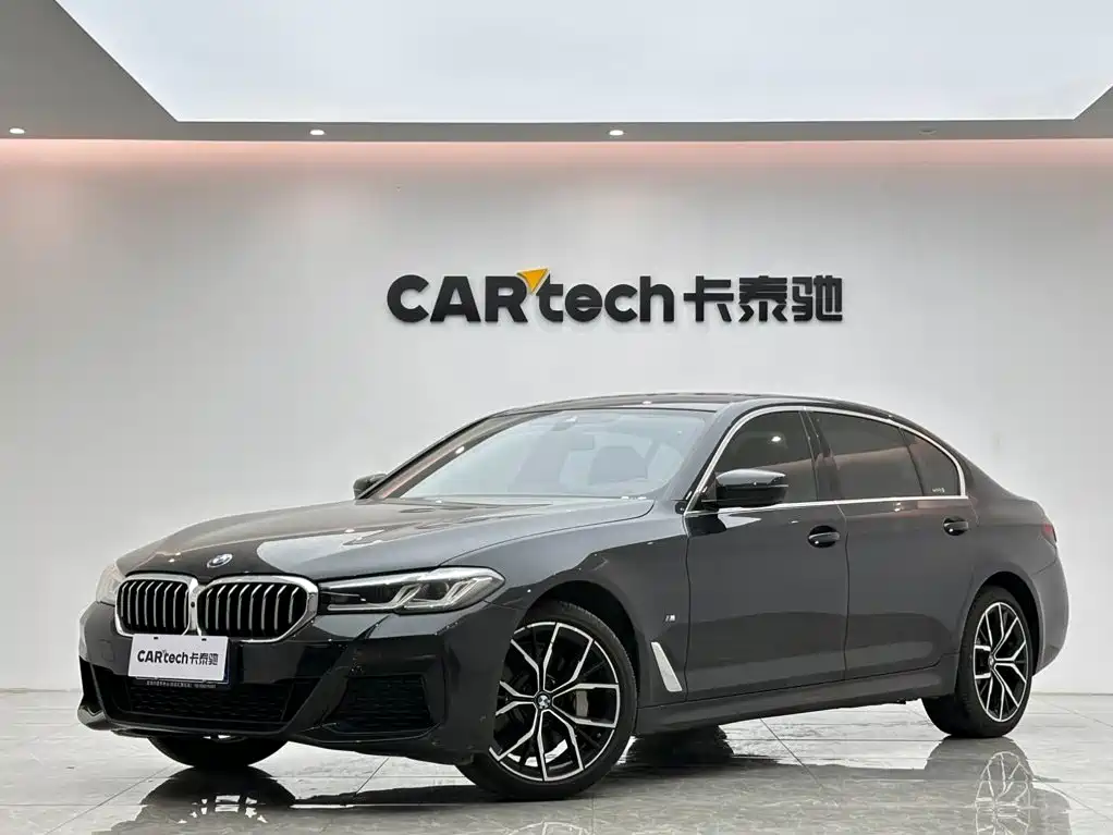BMW 5 Series 2023 — фото 1