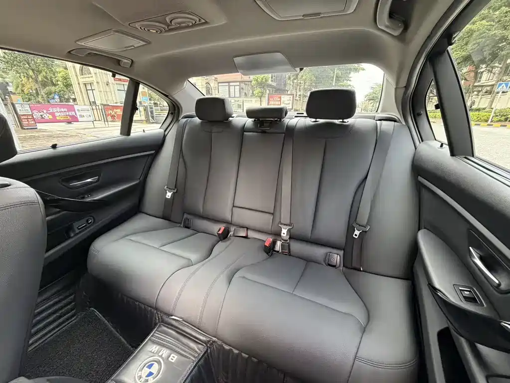 BMW 3 Series 2017 — фото 12