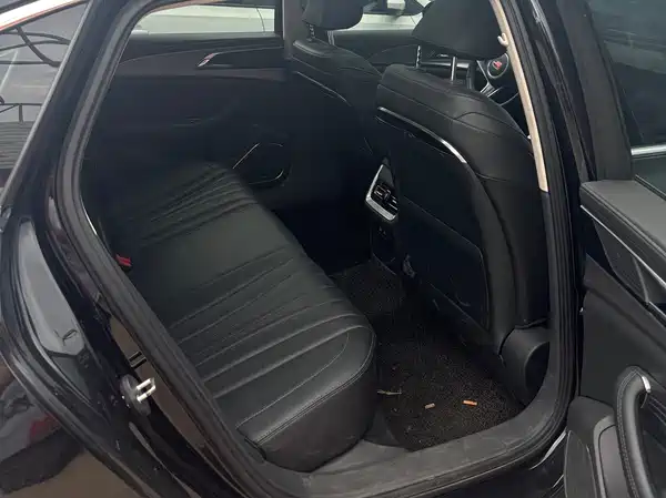 Hongqi H5 2025