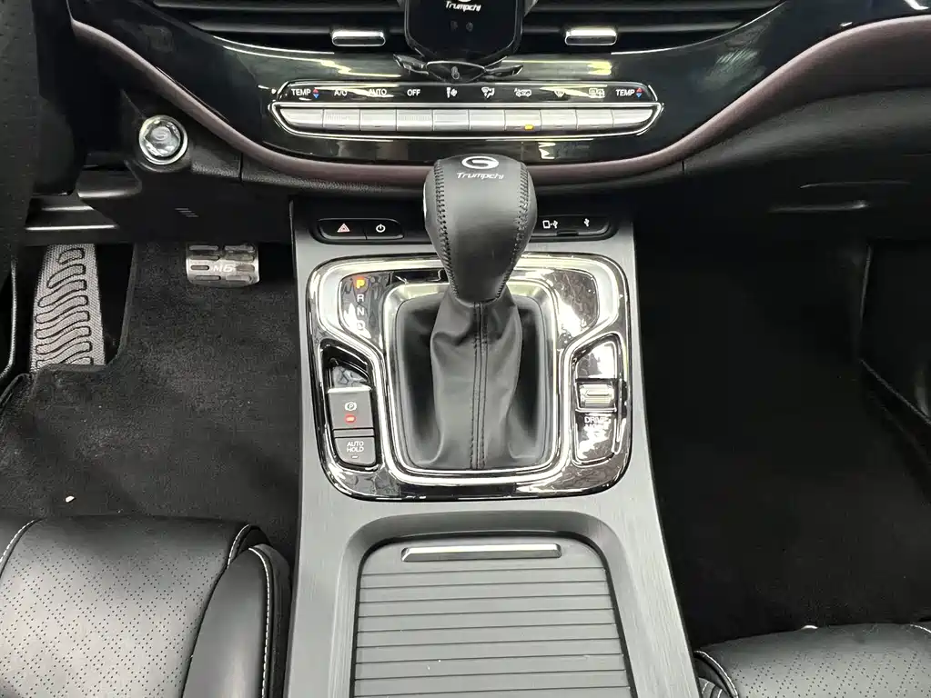 GAC Motor Trumpchi M6 2022 — фото 14