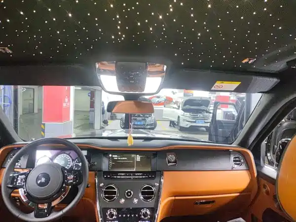 Rolls-Royce Cullinan 2024