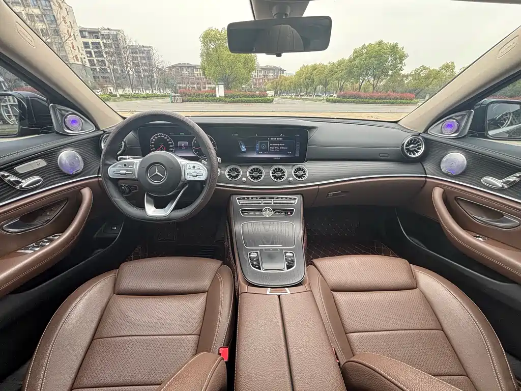 Mercedes-Benz E-Class 2020 — фото 10