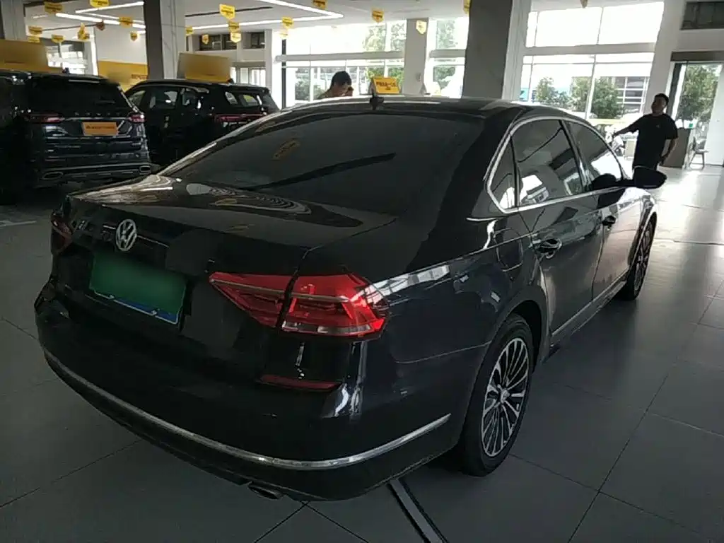 Volkswagen Passat 2018 — фото 7