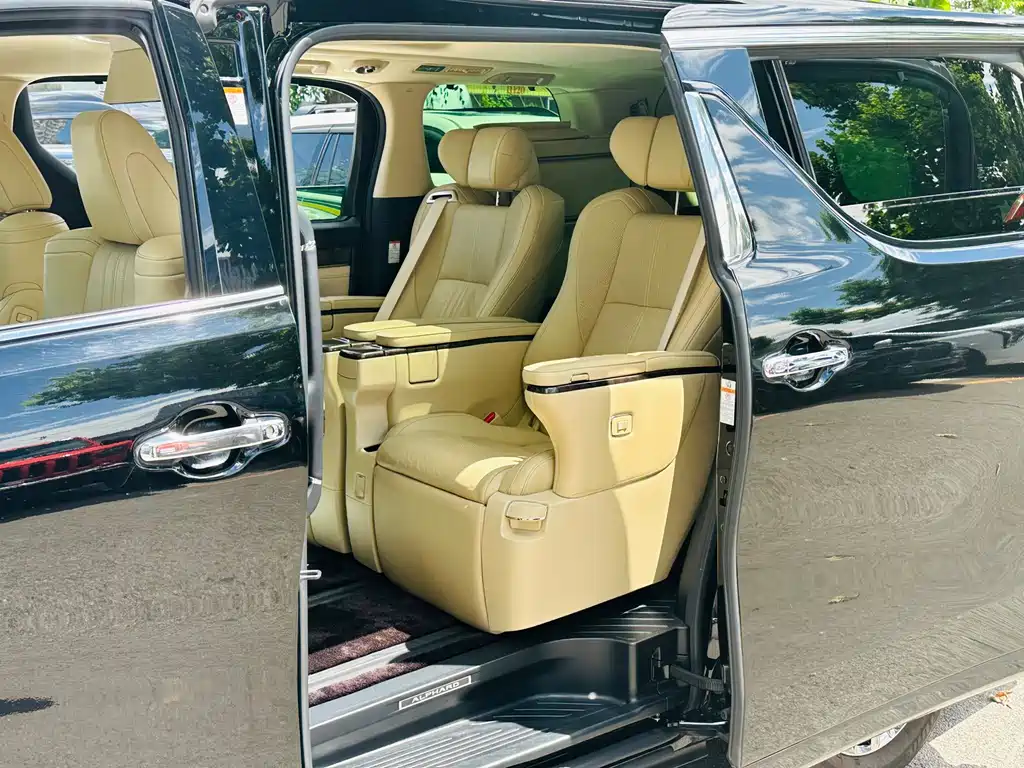 Toyota Alphard 2020 — фото 14