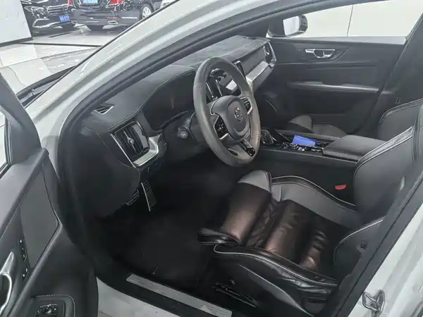 Volvo V60 2021