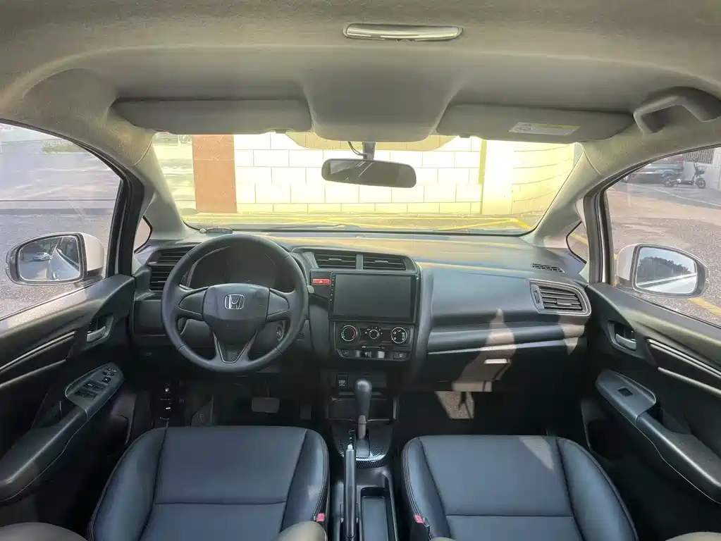 Honda Fit 2016 — фото 10
