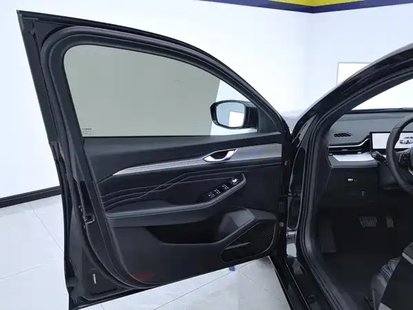 Geely Xingrui 2025