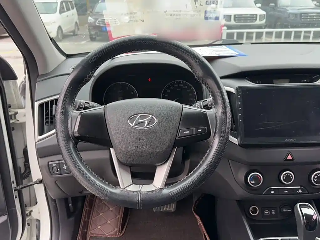 Hyundai ix25 2017 — фото 13
